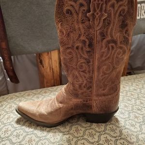 Womens cowboy boots by Justin
